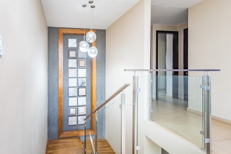 5 Bedroom Property for Sale in Hartebeesfontien AH North West